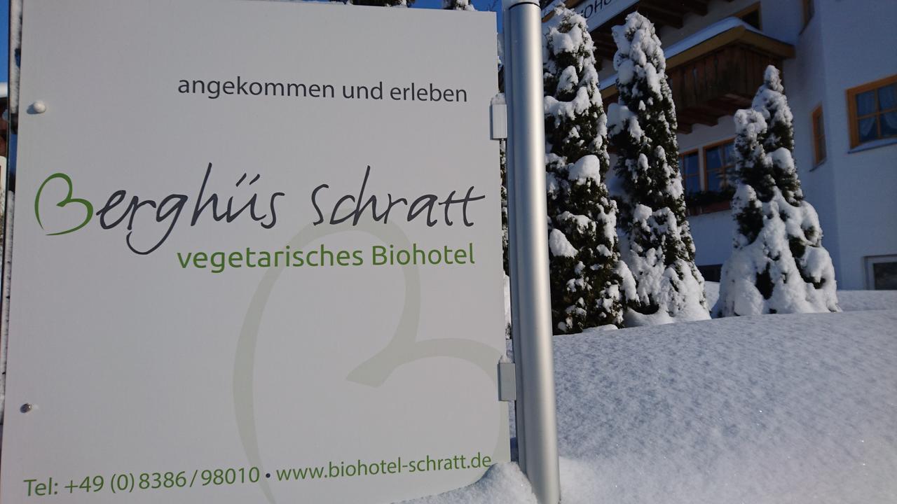 Berghues Schratt - Einfach Anders - Ihr Vegetarisches Und Veganes Biohotel Oberstaufen Exterior photo